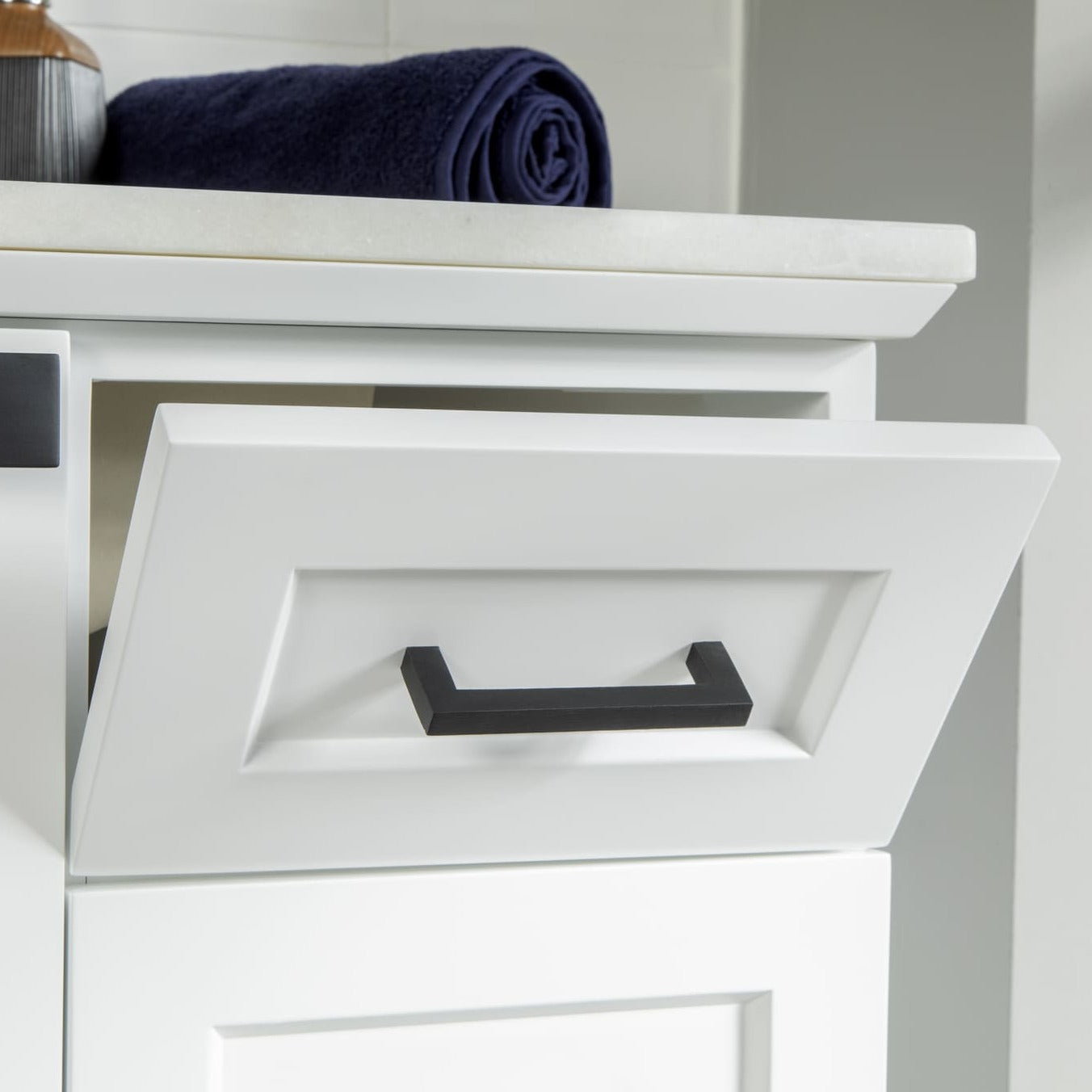Paloma Bathroom Cabinets  Homelero 30"  #size_30"  #color_white #hardware_black