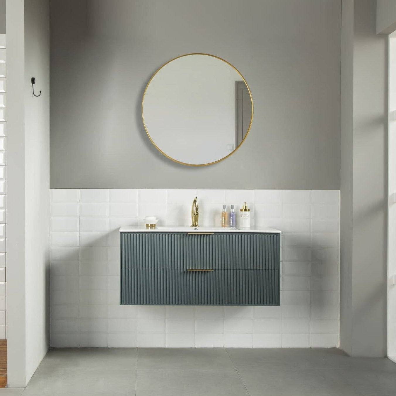 Sorrento Bathroom Vanity Homelero 36" #size_36" #color_forest green #hardware_brass