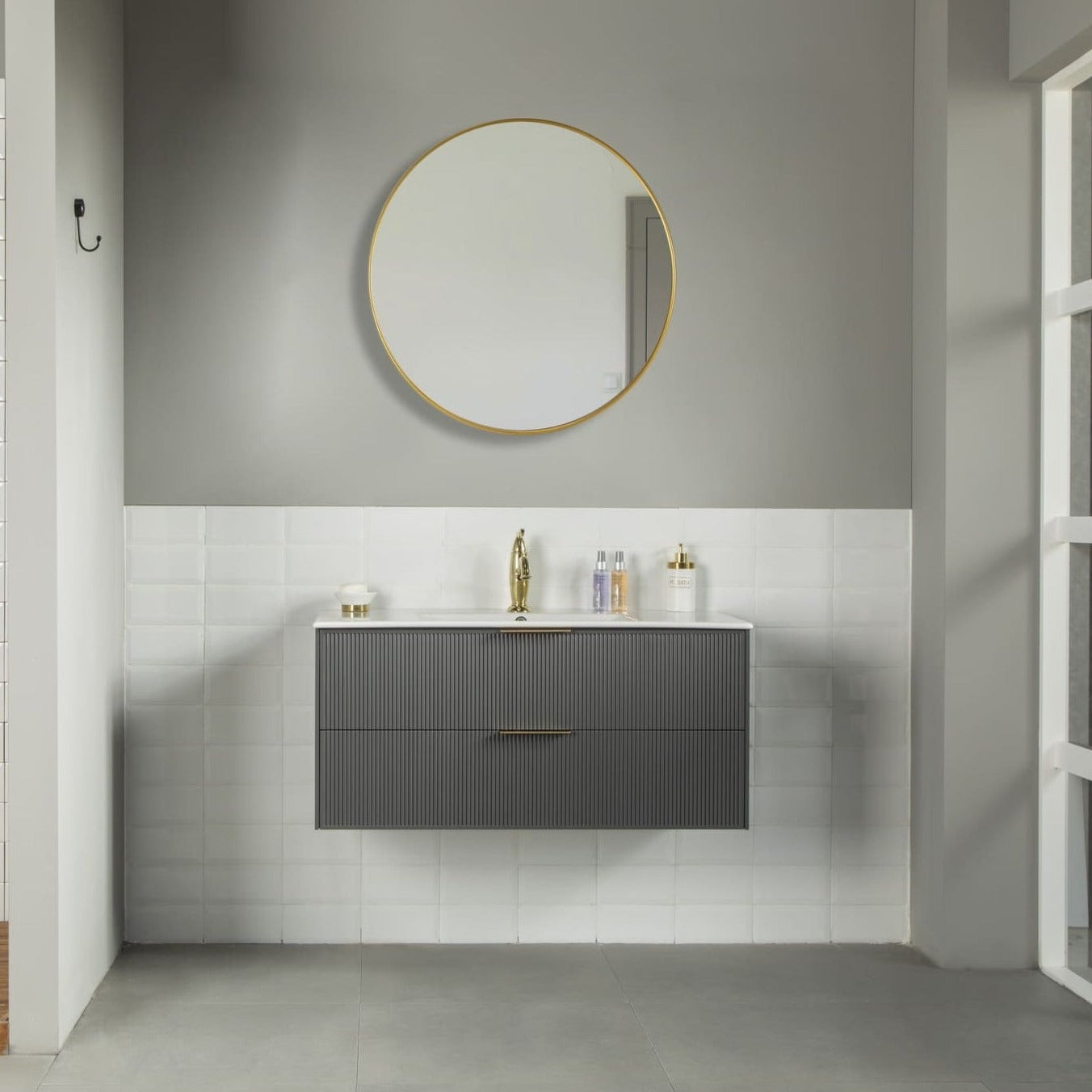 Sorrento Bathroom Vanity Homelero 36" #size_36" #color_pepper #hardware_brass