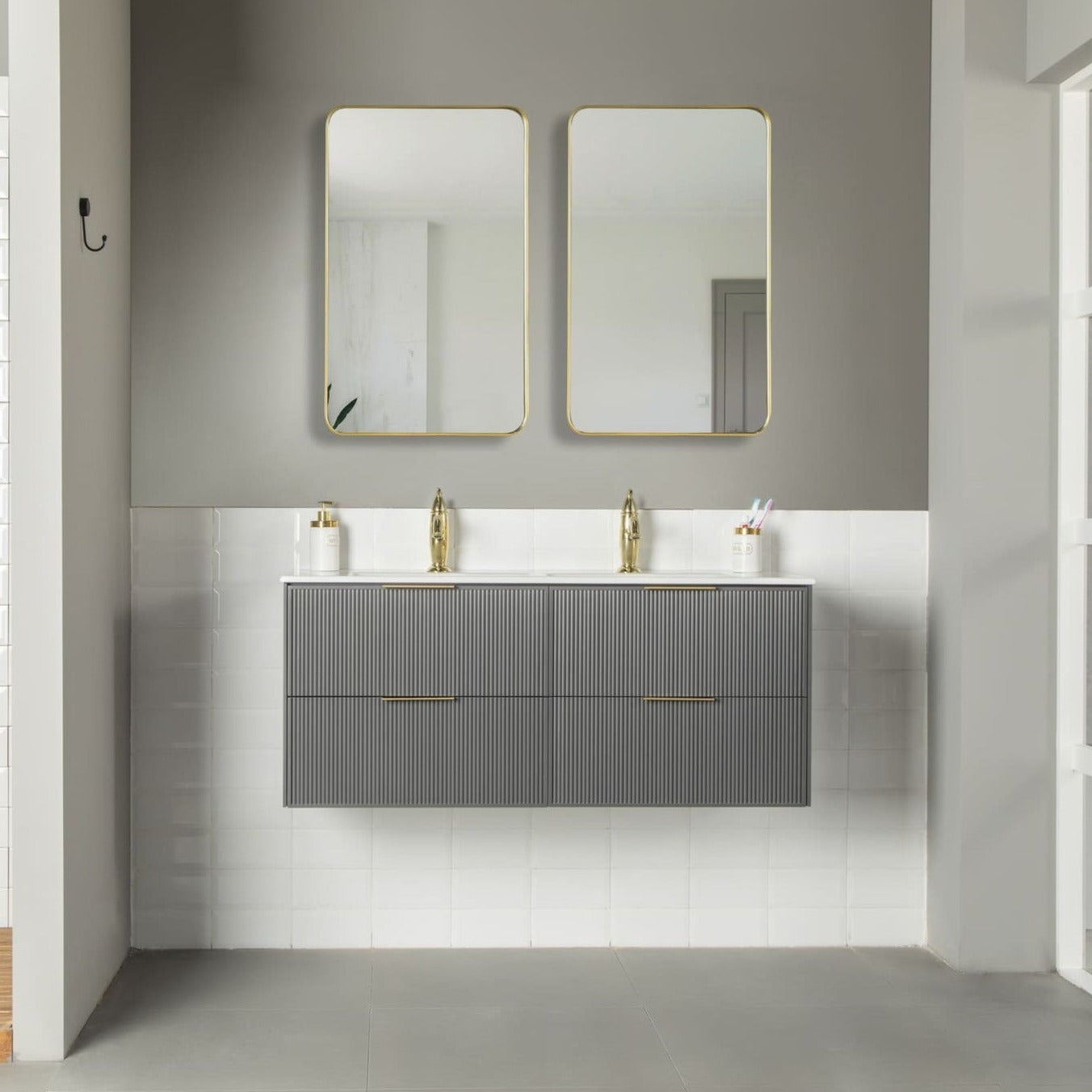 Sorrento Bathroom Vanity Homelero 48" #size_48" #color_pepper #hardware_brass