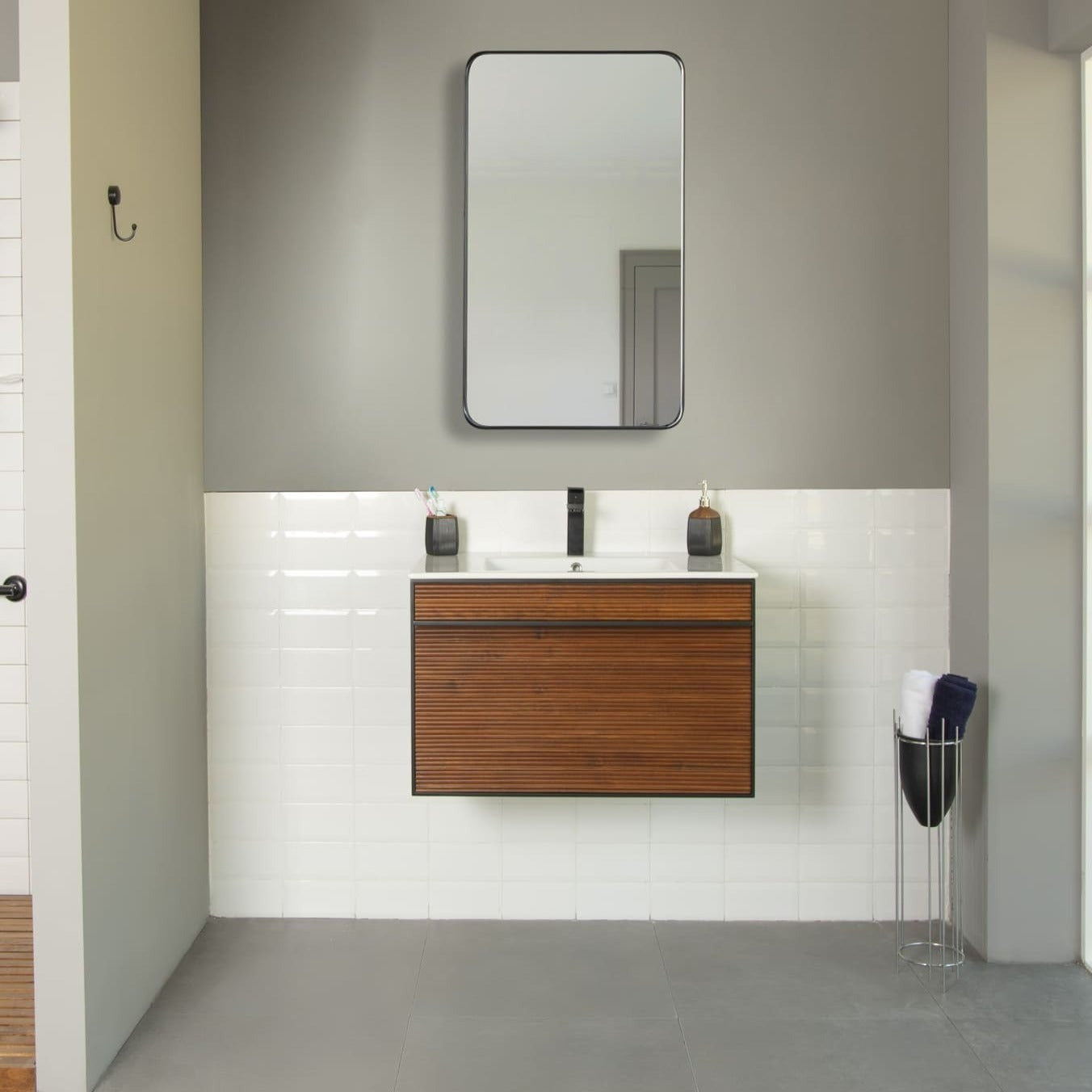 Urban Bathroom Vanity Homelero 36"  #size_36"  #color_walnut